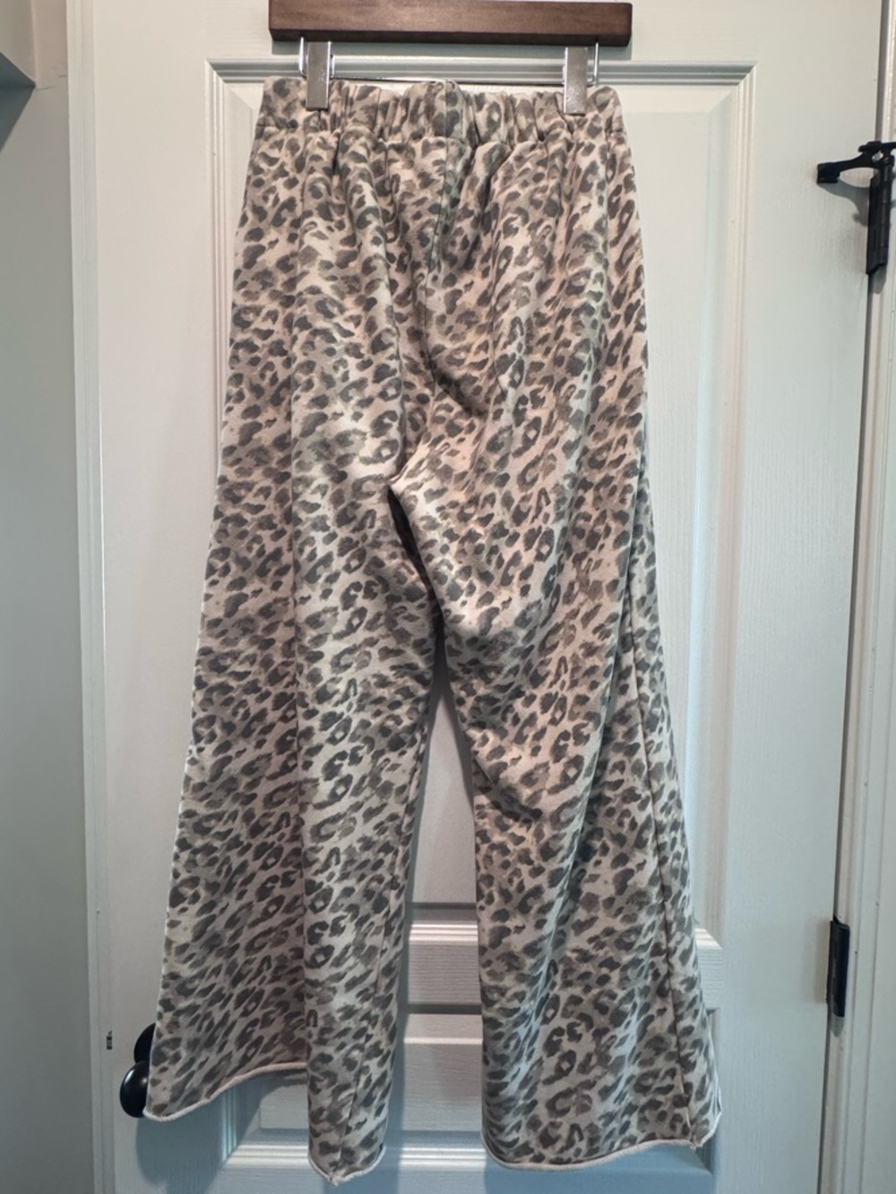 aerie Street Trouser Leopard Wide Leg Sweatpants - Picture 3 of 5